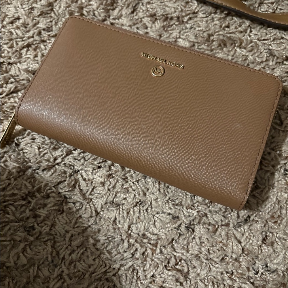 Michael Kors Tan Leather Wallet with Minimalist Design